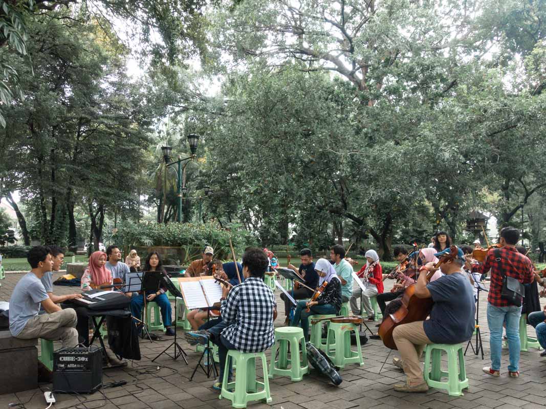 Tidak hanya mewarnai hidup, komunitas Taman Suropati Chamber punya visi kalau musik bisa membantu anggotanya meningkatkan hasil penghidupan